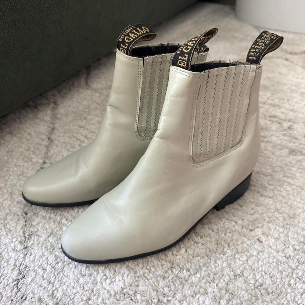 Unbranded Women's White and Cream Boots